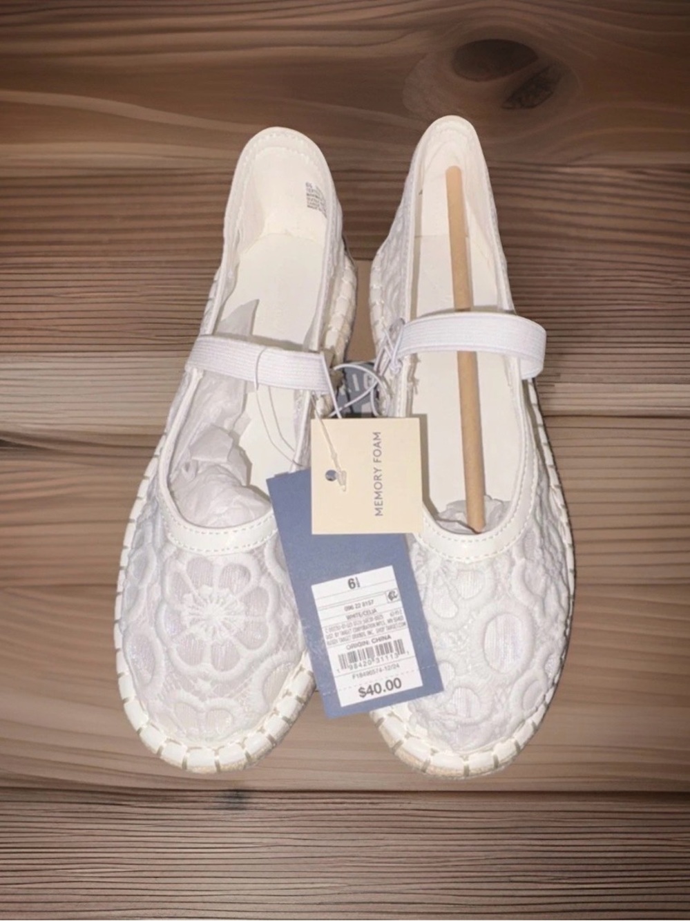Universal Thread White Floral Lace Mary Jane Flats